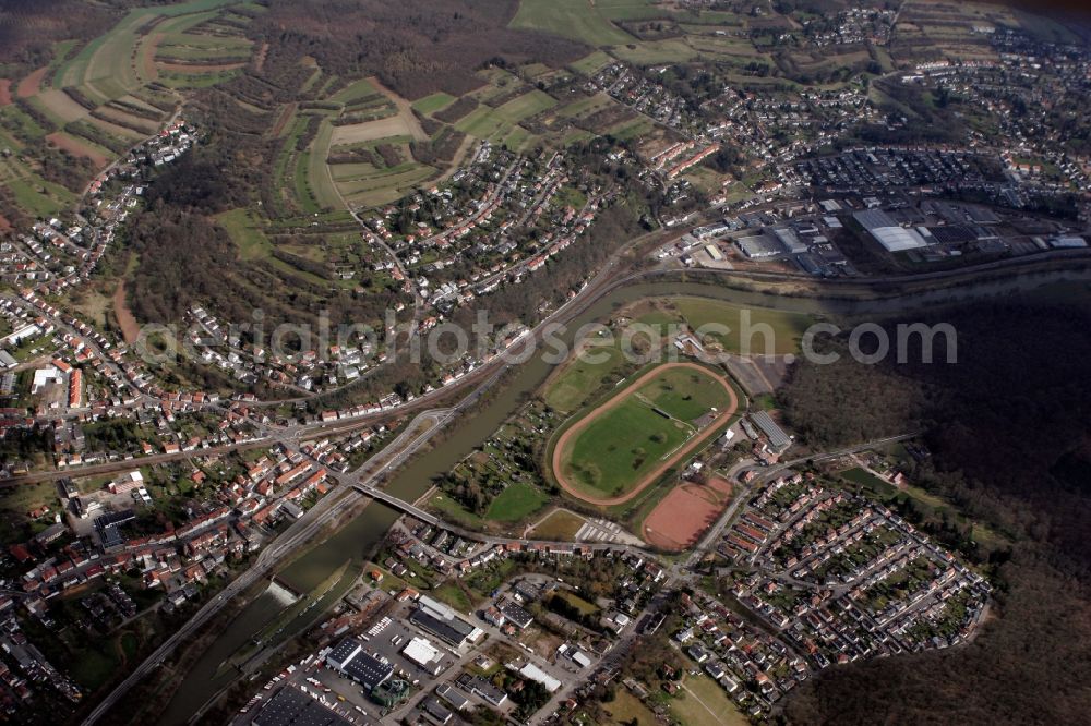 Aerial photograph Saarbrücken - Town View of the streets and houses of the residential areas in Saarbruecken in the state Saarland