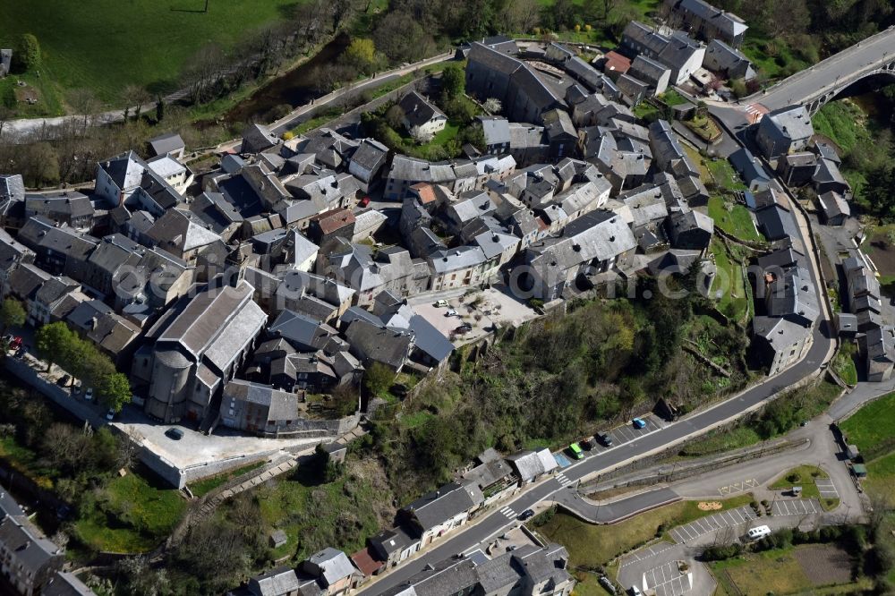 Aerial photograph La Salvetat-sur-Agout - Town View of the streets and houses of the residential areas in La Salvetat-sur-Agout in Languedoc-Roussillon Midi-Pyrenees, France