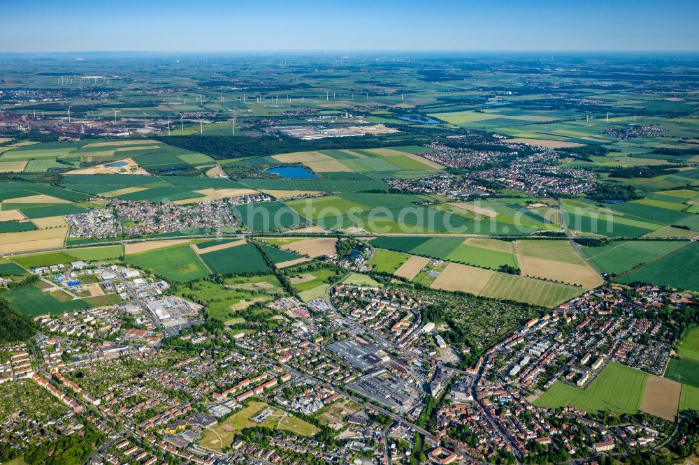 Salzgitter from the bird's eye view: Town View of the streets and houses of the residential areas in Salzgitter in the state Lower Saxony, Germany