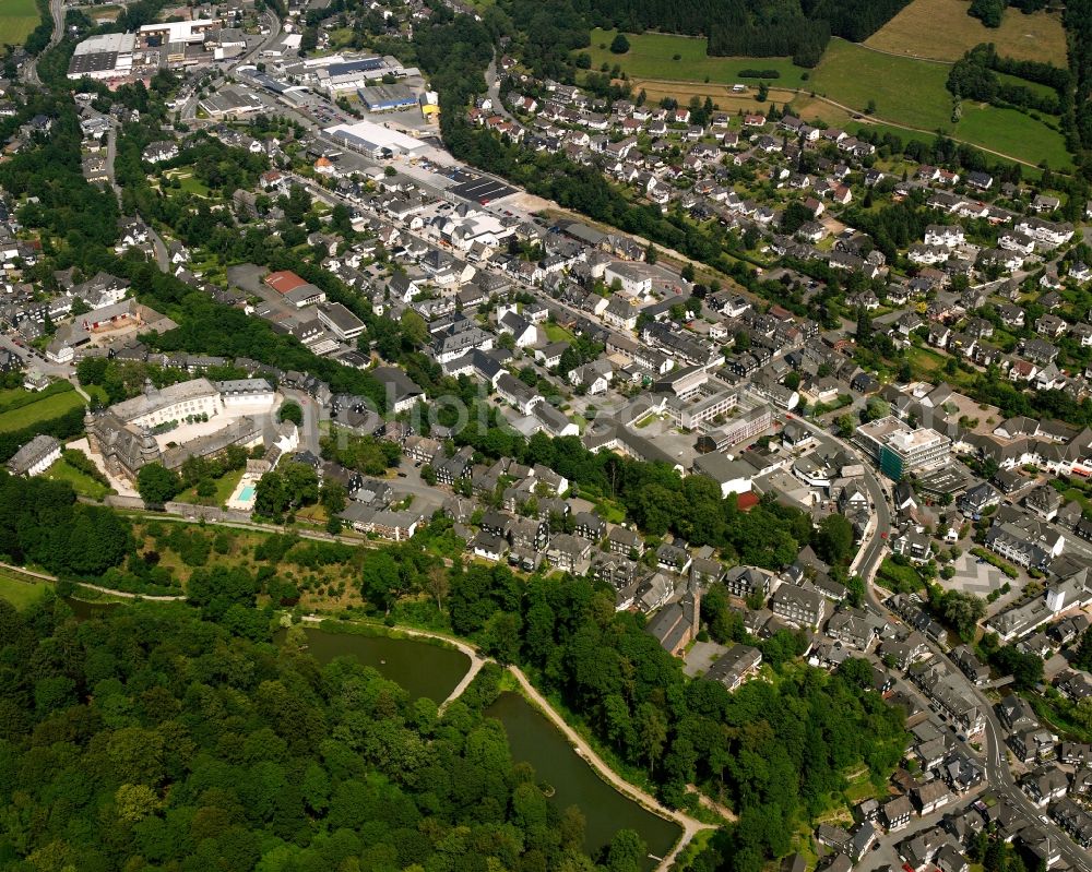 Aerial photograph Bad Berleburg - Town View of the streets and houses of the residential areas an castle in Bad Berleburg at Siegerland in the state North Rhine-Westphalia, Germany