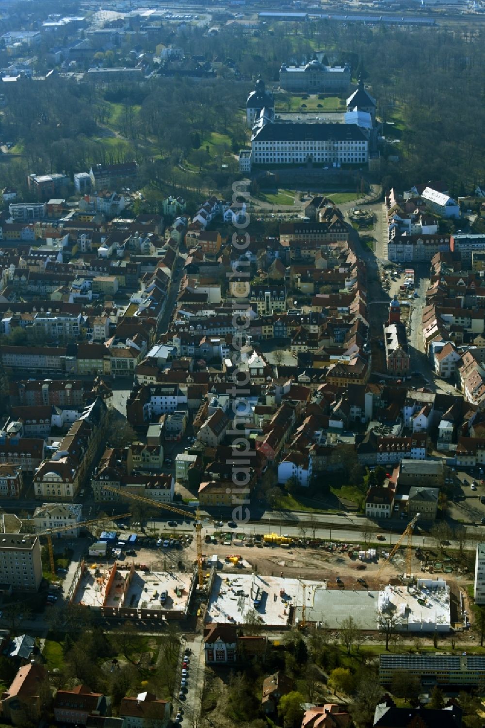 Aerial photograph Gotha - View of the streets and houses of the residential areas and Friedenstein Castle in Gotha in the state Thuringia, Germany