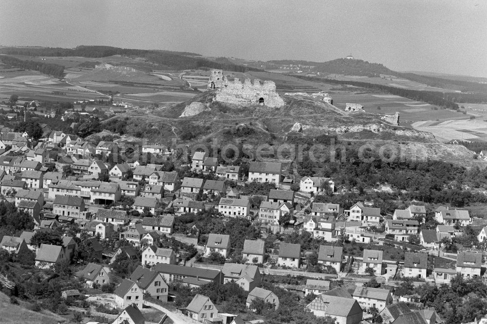 Bopfingen from the bird's eye view: View of the town with Schlossberg and the ruins of Flochberg Castle in Bopfingen in the state Baden-Wuerttemberg, Germany