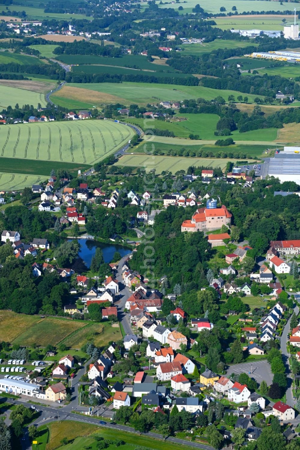 Schönfels from the bird's eye view: Town View of the streets and houses of the residential areas in Schoenfels in the state Saxony, Germany