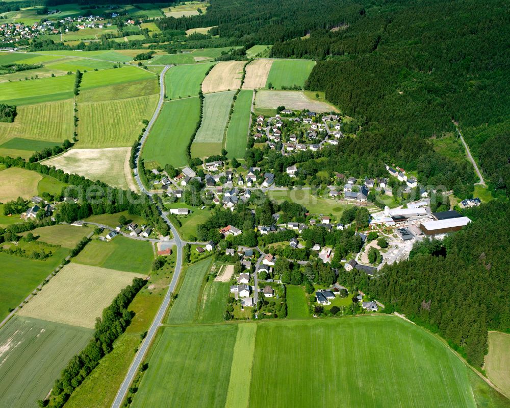 Sparneck from the bird's eye view: Town View of the streets and houses of the residential areas in the district Reinersreuth in Sparneck in the state Bavaria, Germany