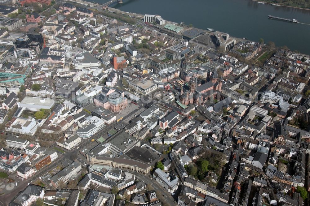 Mainz Altstadt from above - View of Mainz in Rhineland-Palatinate. In the middle of the 1000-year-old cathedral Sankt Martin