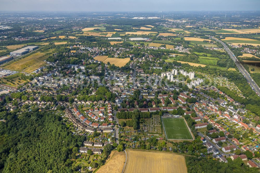 Aerial image Dortmund - Town View of the streets and houses of the residential areas in the district Derne in Dortmund at Ruhrgebiet in the state North Rhine-Westphalia, Germany