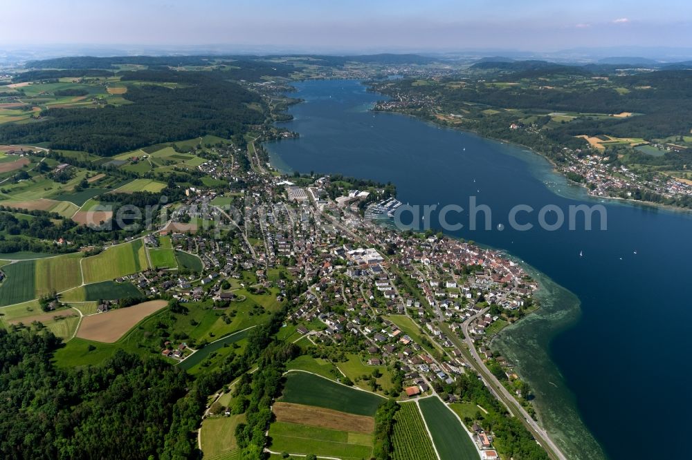 Steckborn from the bird's eye view: Town View of the streets and houses of the residential areas von Steckborn am Fluss Rhein in the canton Thurgau, Switzerland