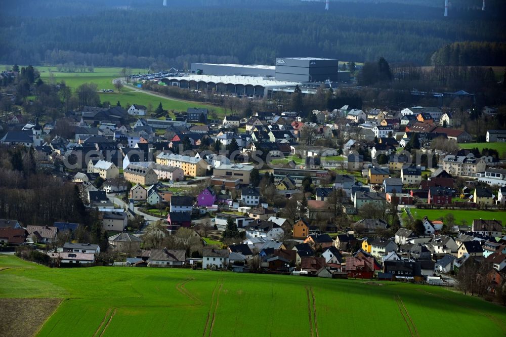 Aerial image Steinmühle - Town View of the streets and houses of the residential areas in Steinmuehle in the state Bavaria, Germany