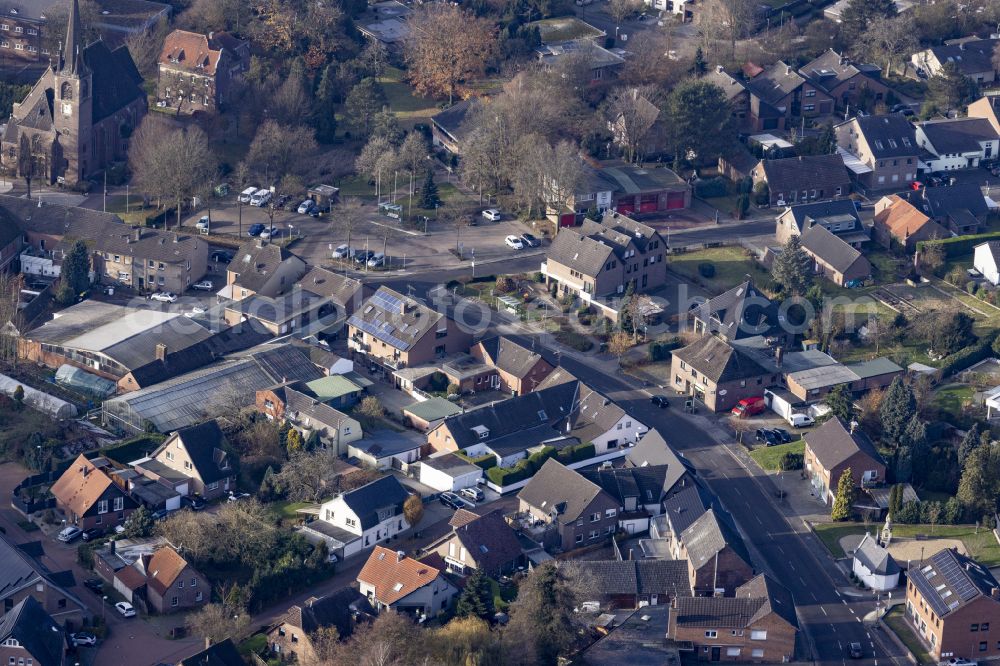 Straelen from above - Town View of the streets and houses of the residential areas in Straelen in the state North Rhine-Westphalia, Germany