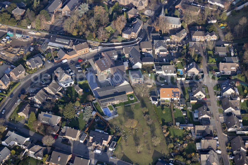 Straelen from above - Town View of the streets and houses of the residential areas in Straelen in the state North Rhine-Westphalia, Germany