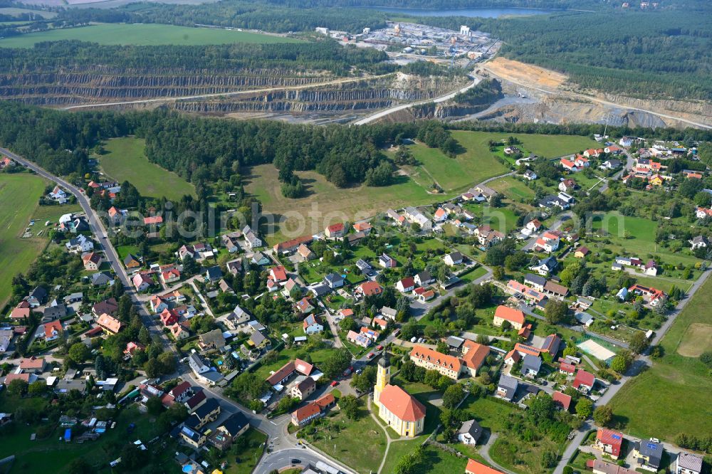 Oßling from the bird's eye view: Town View of the streets and houses of the residential areas in Ossling in the state Saxony, Germany