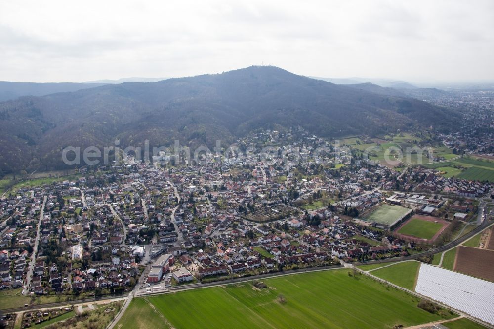 Aerial image Alsbach-Hähnlein - Location view of the streets and houses of residential areas in the valley landscape in front of the the mountain Melibokus in the district Alsbach in Alsbach-Haehnlein in the state Hesse, Germany