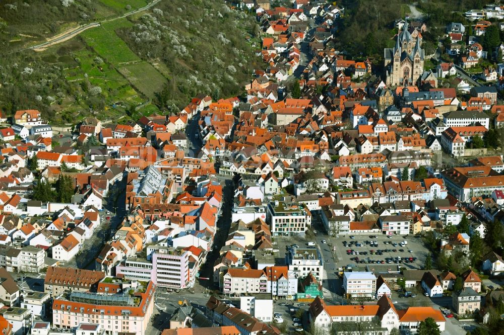 Aerial image Heppenheim (Bergstraße) - Location view of the streets and houses of residential areas in the valley landscape surrounded by mountains in Heppenheim (Bergstrasse) in the state Hesse, Germany