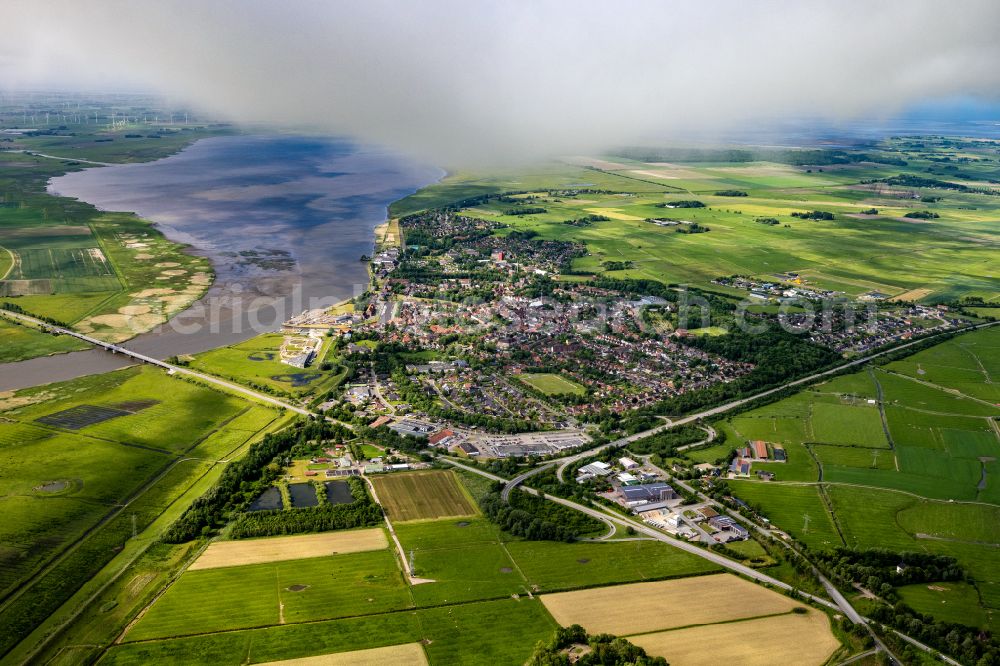 Aerial image Tönning - Town View of the streets and houses of the residential areas in Toenning in the state Schleswig-Holstein, Germany