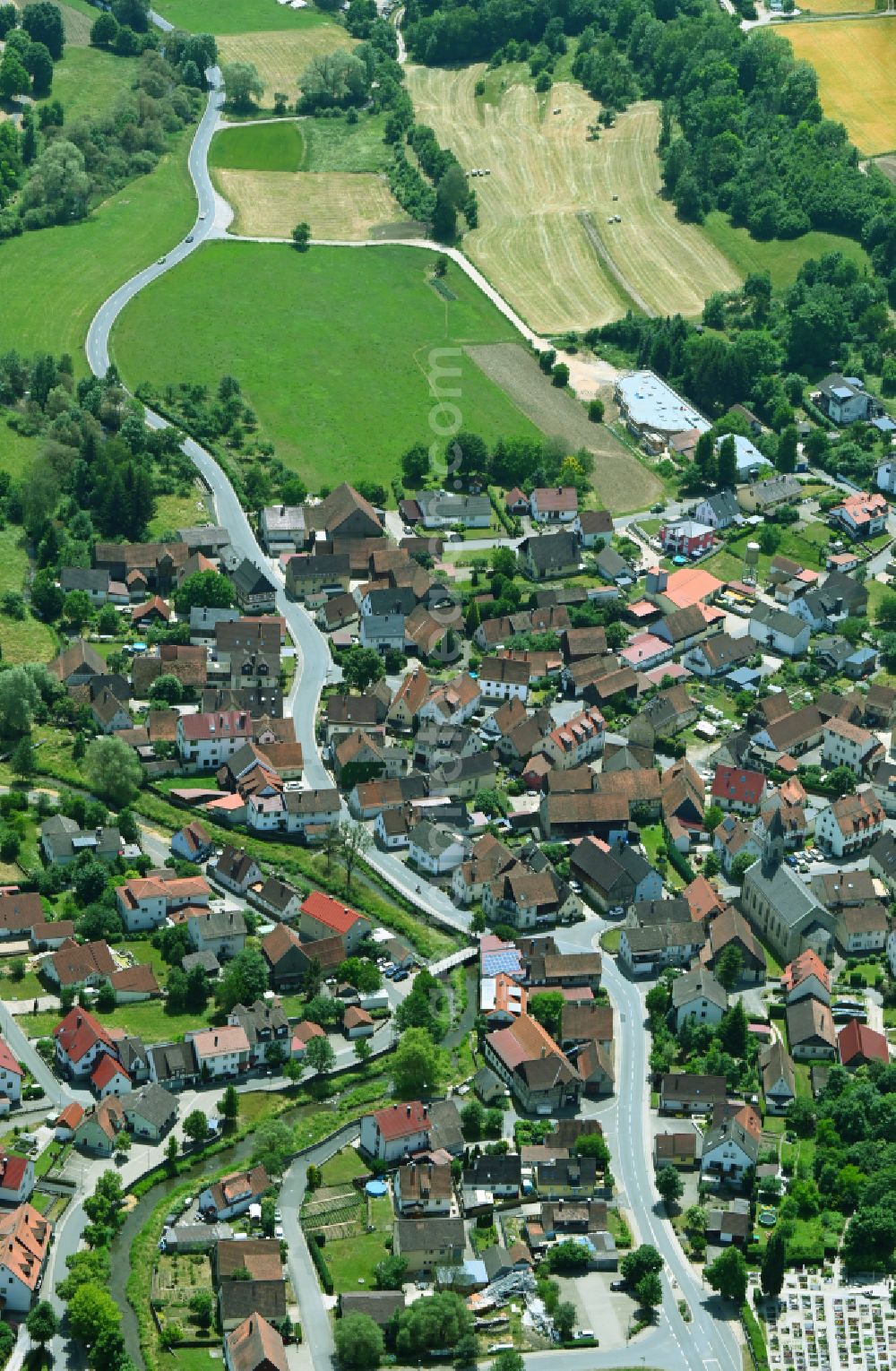 Aerial image Unterleinleiter - Town View of the streets and houses of the residential areas in Unterleinleiter in the state Bavaria, Germany