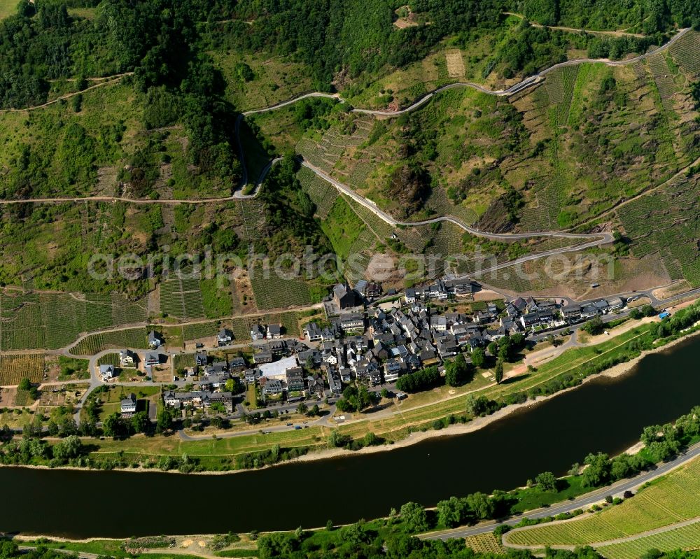 Valwig from above - View of valwig and the course of the river Mosel in the state of Rhineland-Palatinate. The official spa town and wine-growing town is part of the Cochem-Zell county district and is located in a bend of the river, surrounded by woods and hills