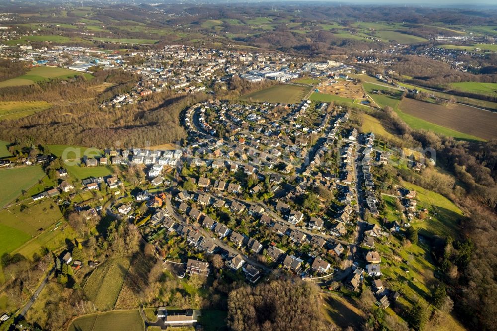 Aerial photograph Velbert - Town View of the streets and houses of the residential areas in Toenisheide in Velbert in the state North Rhine-Westphalia, Germany