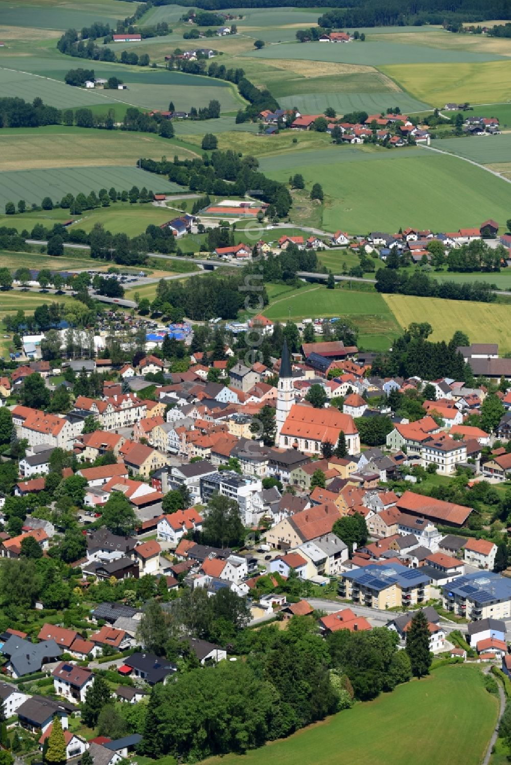 Aerial photograph Velden - Town View of the streets and houses of the residential areas in Velden in the state Bavaria, Germany