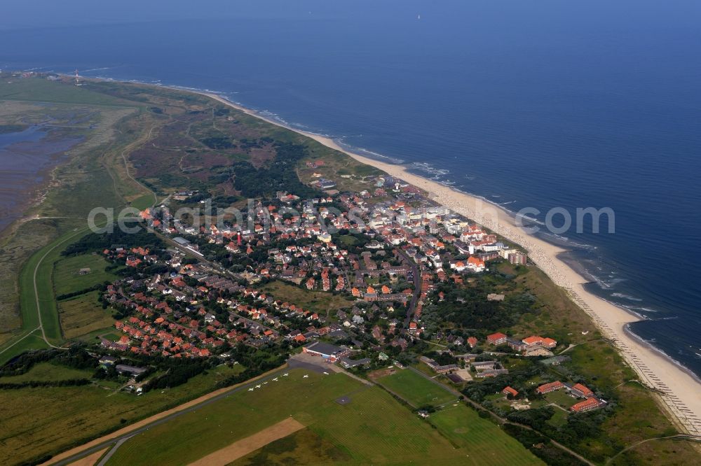 Aerial photograph Wangerooge - View of the village of Wangerooge on the island of the same name in the Wadden Sea of the North Sea in the state of Lower Saxony. Wangerooge is the Eastern-most inhabited of the East Frisian Islands. It has a sand beach and is a spa resort