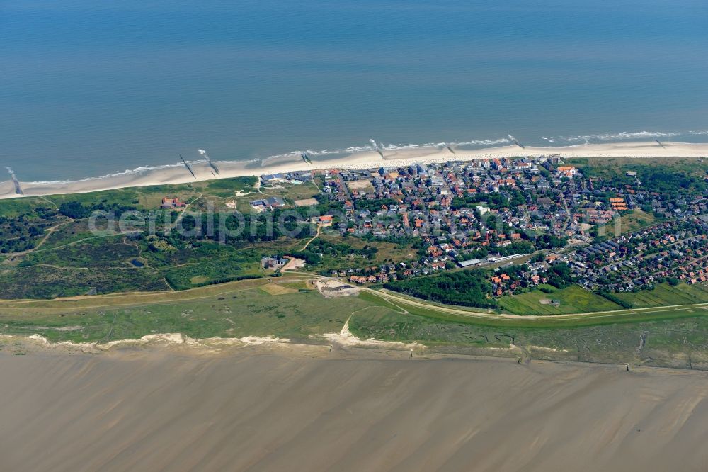 Aerial photograph Wangerooge - View of the village of Wangerooge on the island of the same name in the Wadden Sea of the North Sea in the state of Lower Saxony. Wangerooge is the Eastern-most inhabited of the East Frisian Islands. It has a sand beach and is a spa resort