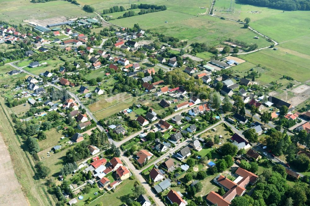 Wansdorf from the bird's eye view: Town View of the streets and houses of the residential areas in Wansdorf in the state Brandenburg