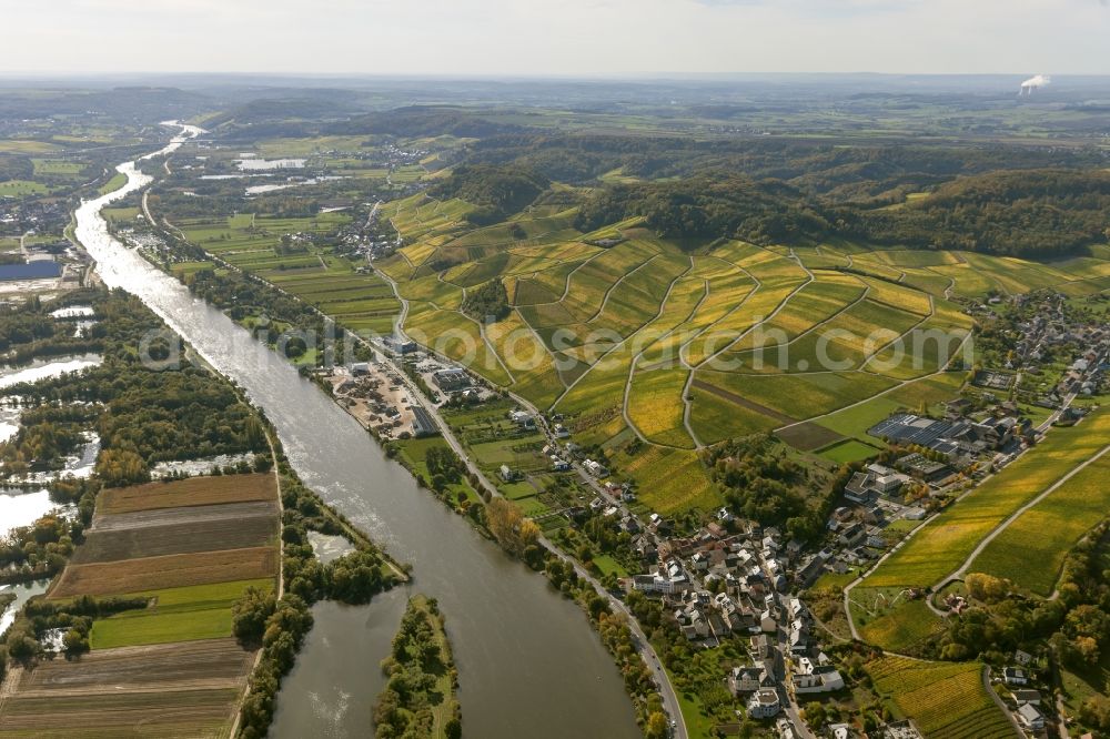 Aerial photograph Wellenstein - ocal view of Wellenstein on the river Saar in the commune of Schengen in Luxembourg