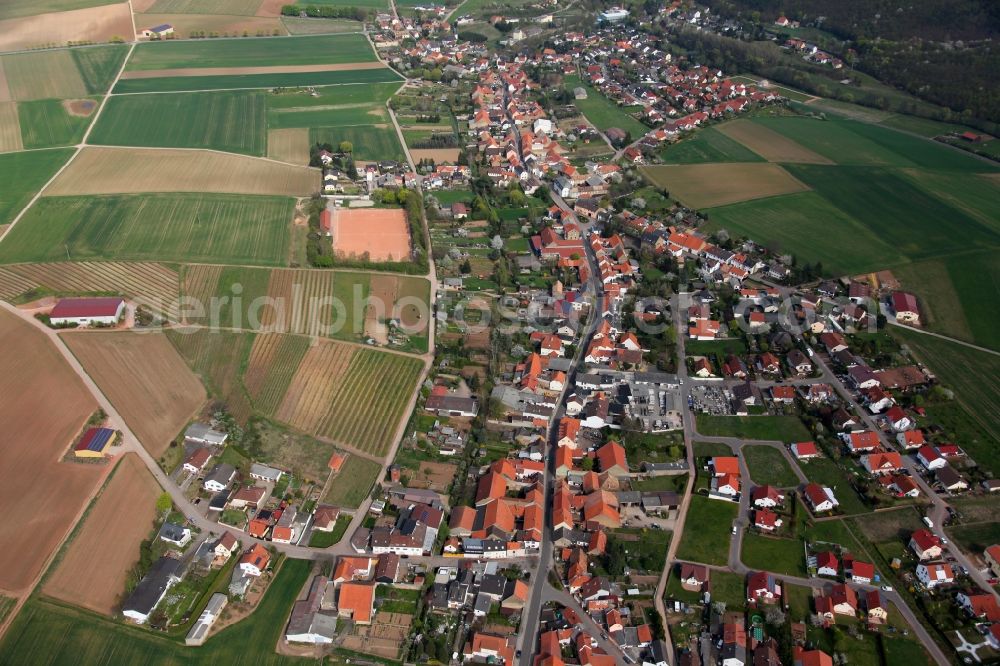 Wendelsheim from the bird's eye view: Townscape of Wendelsheim is a municipality in the district Alzey-Worms in Rhineland-Palatinate