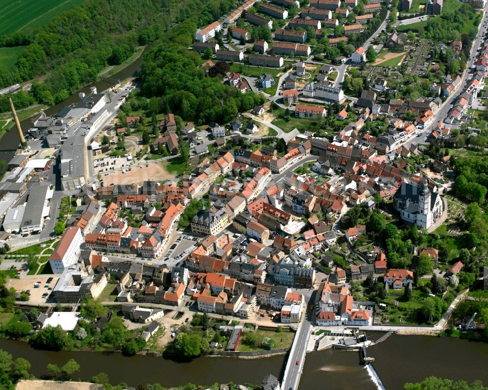 Aerial image Wernsdorf - Town View of the streets and houses of the residential areas in Wernsdorf in the state Saxony, Germany