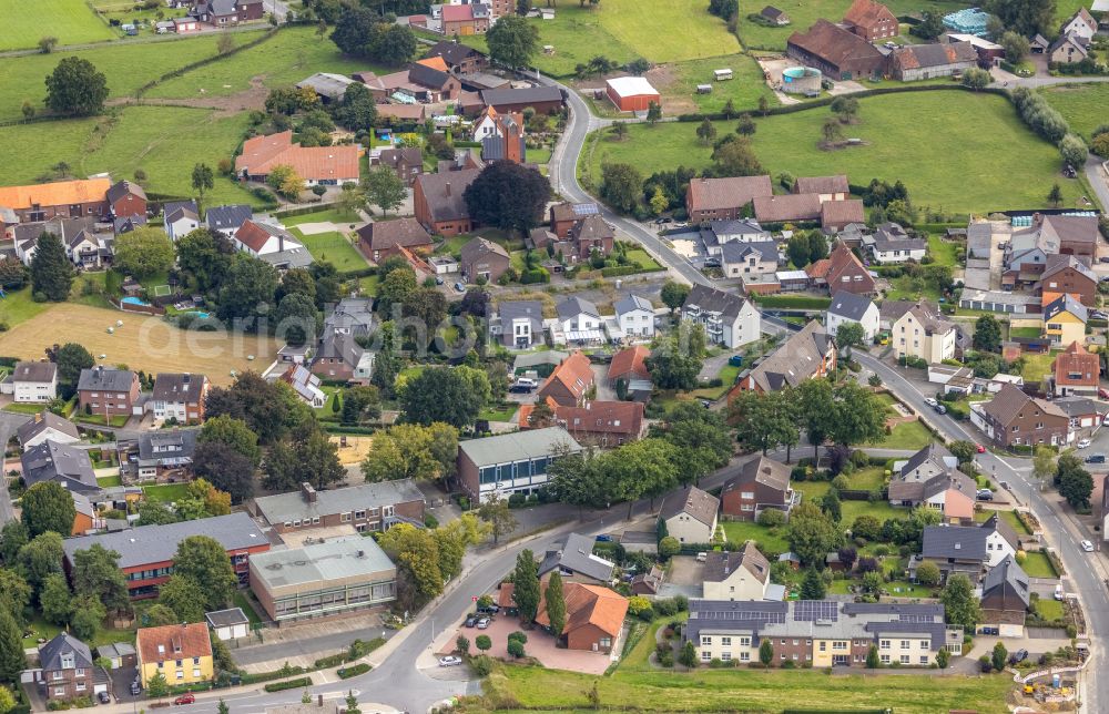 Westtünnen from above - Town View of the streets and houses of the residential areas in Westtünnen in the state North Rhine-Westphalia, Germany