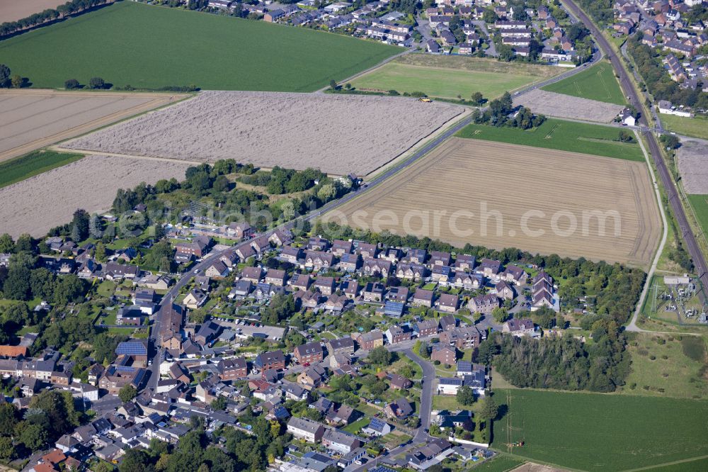 Aerial image Wickrath-West - View of the streets and houses of the residential areas in Wickrath-West in the federal state of North Rhine-Westphalia, Germany