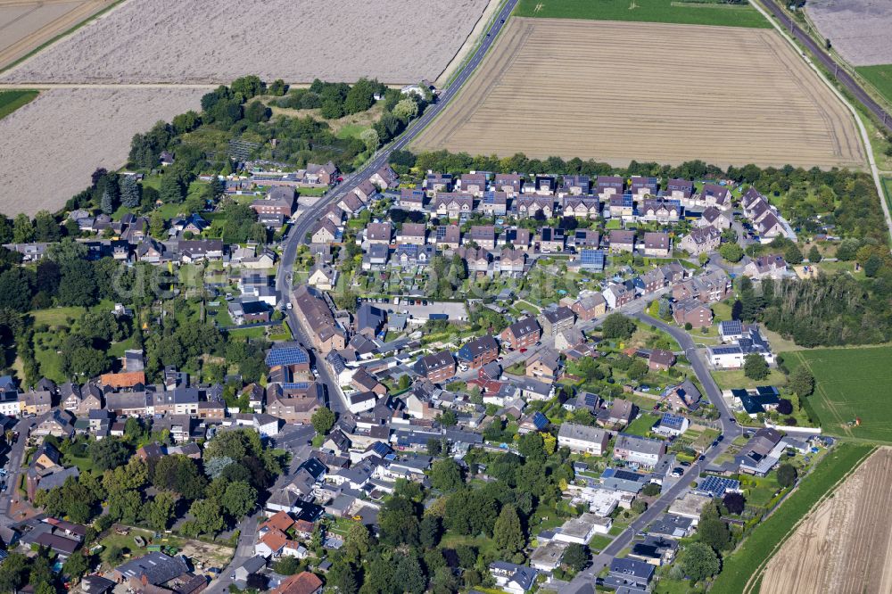 Aerial image Wickrath-West - View of the streets and houses of the residential areas in Wickrath-West in the federal state of North Rhine-Westphalia, Germany