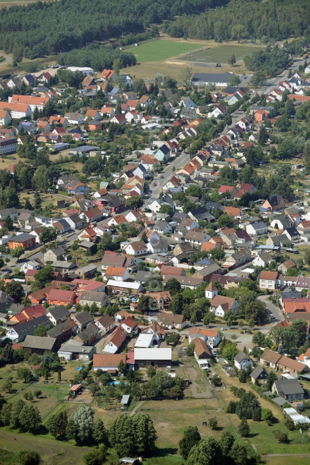 Aerial image Wiesenau - Town View of the streets and houses of the residential areas in Wiesenau in the state Brandenburg