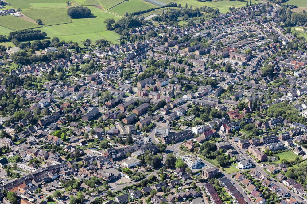 Aerial photograph Anrath - View of the streets and houses of the residential areas in Anrath in the federal state of North Rhine-Westphalia in Anrath in the federal state of North Rhine-Westphalia, Germany