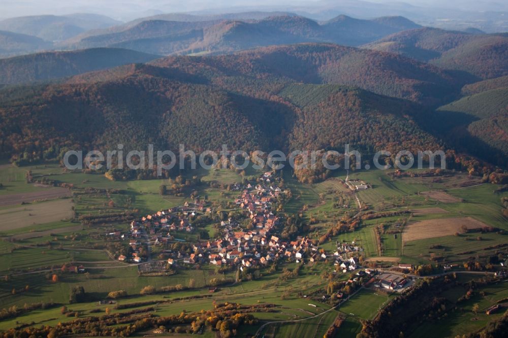 Aerial image Wingen - Town View of the streets and houses of the residential areas in Wingen in Grand Est, France