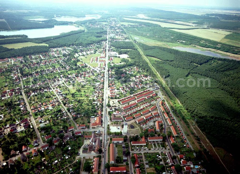 Schwarzheide / Brandenburg from above - Ortsansicht der Wohngebiete um den Wasserturm in Schwarzheide