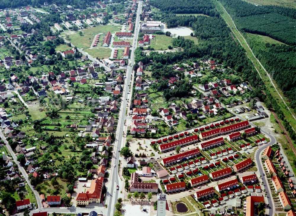 Schwarzheide / Brandenburg from the bird's eye view: Ortsansicht der Wohngebiete um den Wasserturm in Schwarzheide