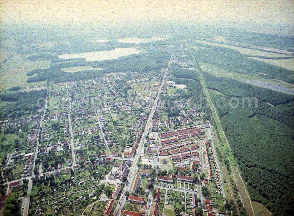 Aerial photograph Schwarzheide / Brandenburg - Ortsansicht der Wohngebiete um den Wasserturm in Schwarzheide