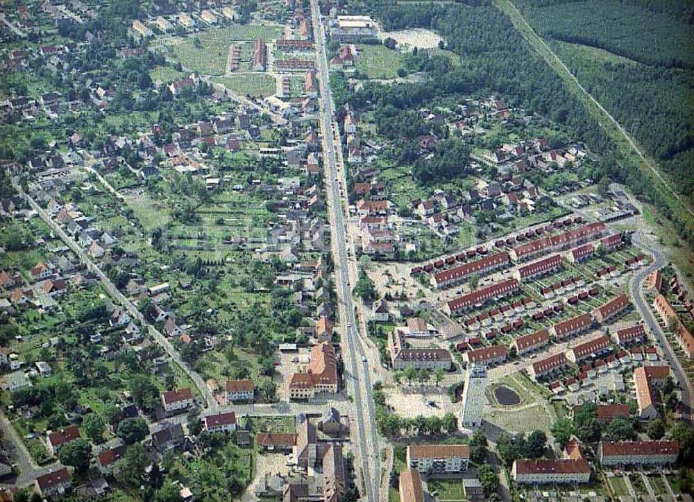 Schwarzheide / Brandenburg from the bird's eye view: Ortsansicht der Wohngebiete um den Wasserturm in Schwarzheide