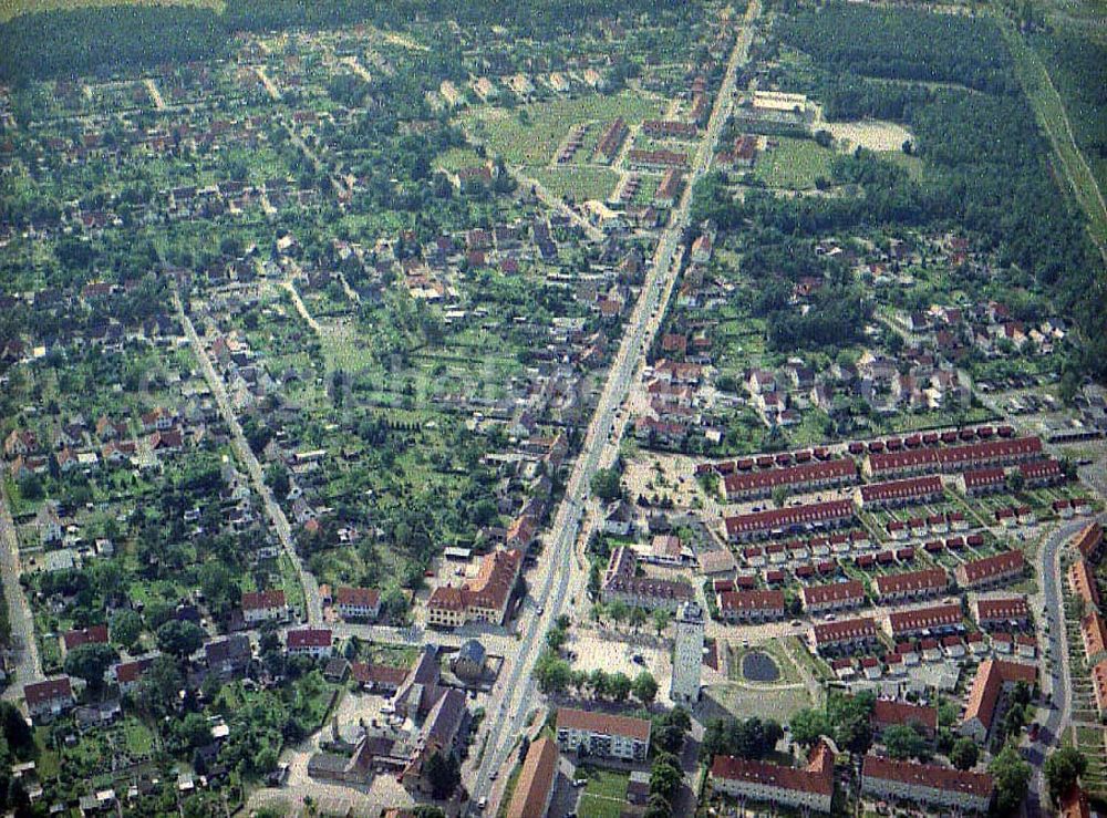 Aerial photograph Schwarzheide / Brandenburg - Ortsansicht der Wohngebiete um den Wasserturm in Schwarzheide