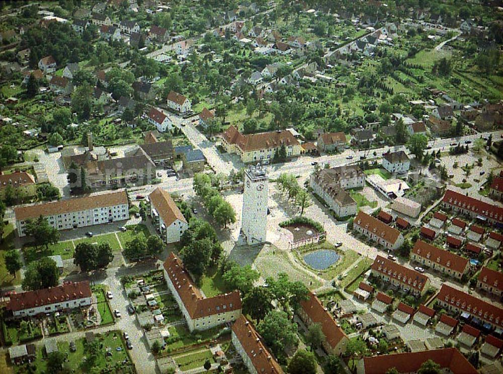 Aerial photograph Schwarzheide / Brandenburg - Ortsansicht der Wohngebiete um den Wasserturm in Schwarzheide