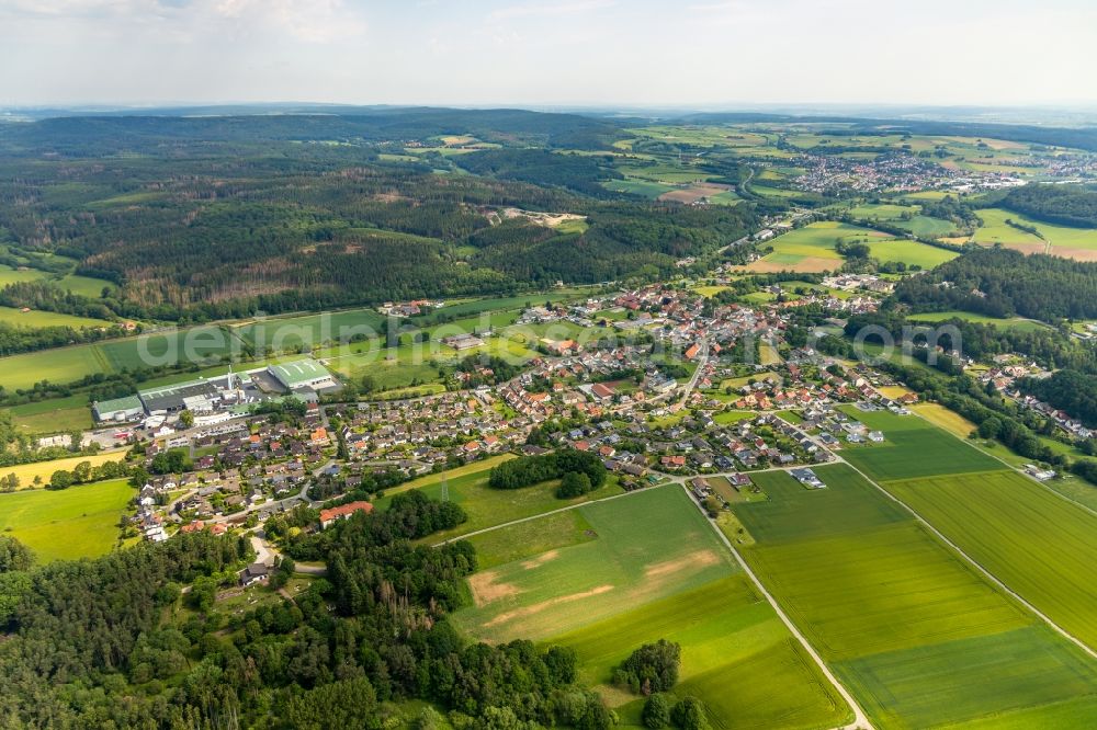 Wrexen from the bird's eye view: Town View of the streets and houses of the residential areas in Wrexen in the state Hesse, Germany