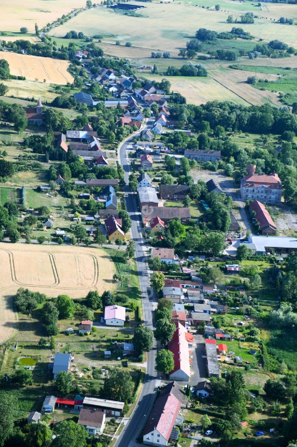 Zichow from the bird's eye view: Town View of the streets and houses of the residential areas in Zichow in the state Brandenburg, Germany