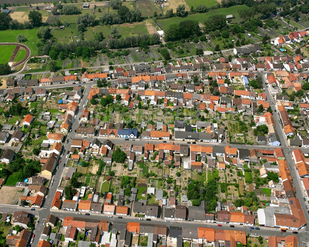 Oberhausen-Rheinhausen from the bird's eye view: City view of the streets and houses in the residential areas between Schanzenstrasse and Josefstrasse in the district of Oberhausen in Oberhausen-Rheinhausen in the state Baden-Wurttemberg, Germany