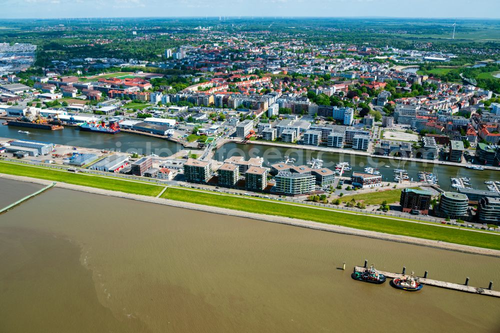 Bremerhaven from the bird's eye view: Town on the banks of the river on street Am Strom in Bremerhaven in the state Bremen, Germany