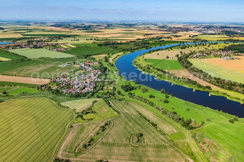 Glinde from the bird's eye view: Town on the banks of the river Elbe in Glinde in the state Saxony-Anhalt, Germany