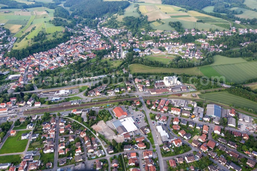 Aerial photograph Meckesheim - Town on the banks of the river of Elsenz in Meckesheim in the state Baden-Wuerttemberg, Germany