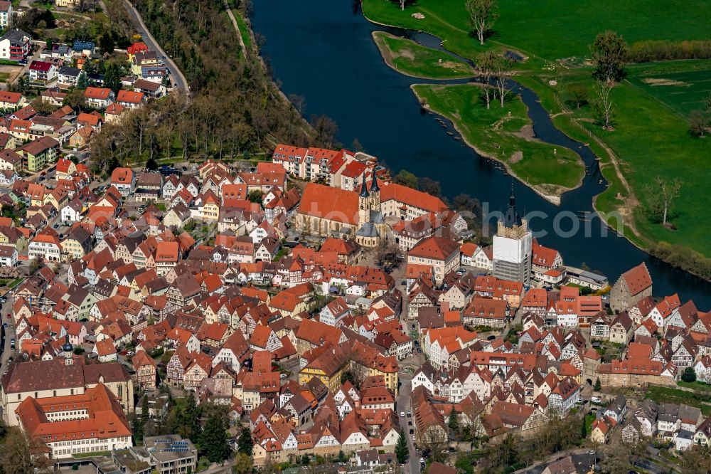 Bad Wimpfen from the bird's eye view: Town on the banks of the river Kurort with Altstadt in Bad Wimpfen in the state Baden-Wuerttemberg, Germany