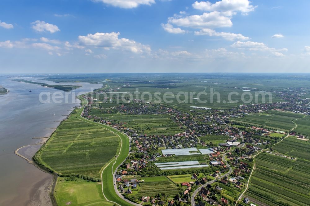 Grünendeich from above - Village on the river bank areas Luehe in Gruenendeich Altes Land an der Elbe in the state Lower Saxony, Germany