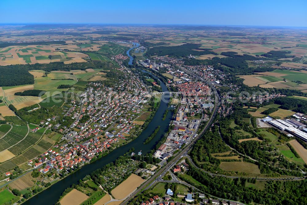 Frickenhausen am Main from the bird's eye view: Town on the banks of the river in Frickenhausen on the Main in the state Bavaria, Germany