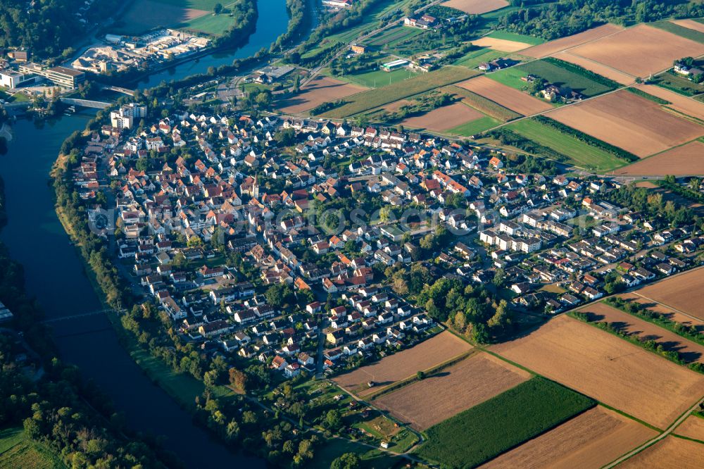 Aerial image Neckargröningen - Town on the banks of the river of the river Neckar on street Hindenburgstrasse in Neckargroeningen in the state Baden-Wuerttemberg, Germany